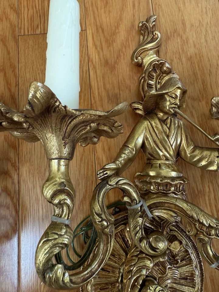 Vintage Pair Of Chinoiserie Asian Brass Wall Sconces Electric - Image 4 of 4