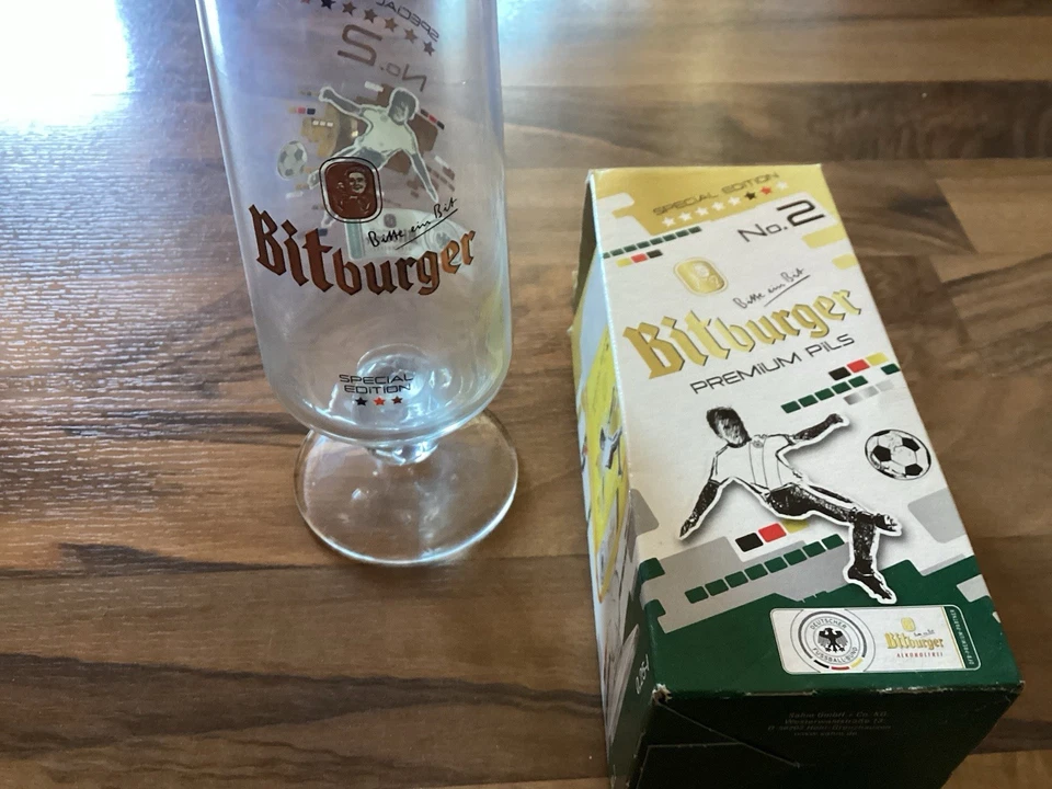 Bitburger Premium Pils Bierglas Special Edition No. 2 Fußballmotiv OVP - Bild 3 von 4