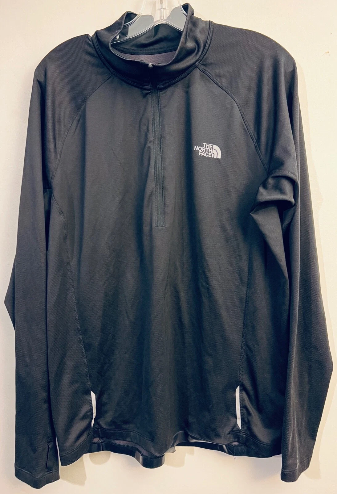 The North Face Mens Black Flash Dry 1/4 Zip Thumbholes Sleeve Pullover Top Large