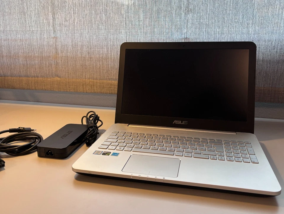 Asus Vivobook N552VW usato perfettamente funzionante.  - Immagine 3 di 4