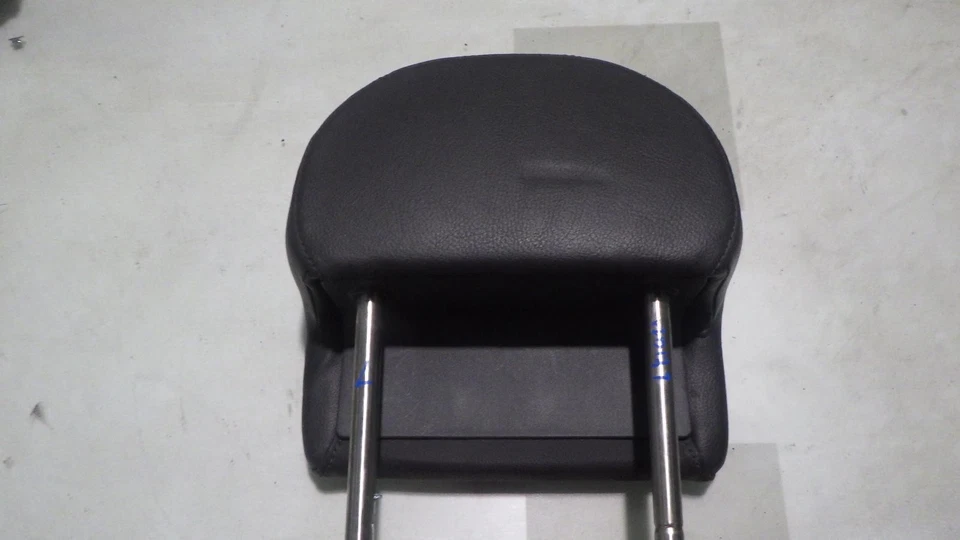 Encosto de cabeça 09 Volkswagen Golf GTI  - Imagem 2 de 4