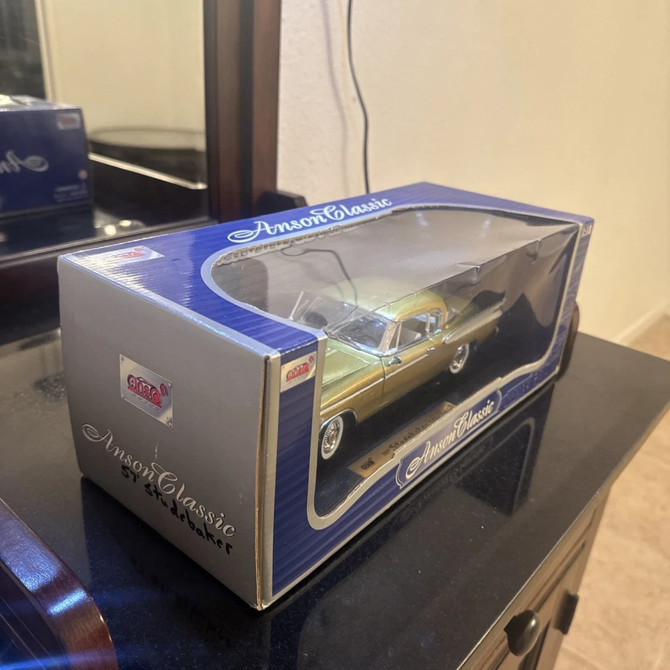 1957 Studebaker Golden Hawk - Anson Classic - Die-cast - 1/18 Scale - Image 4 of 4