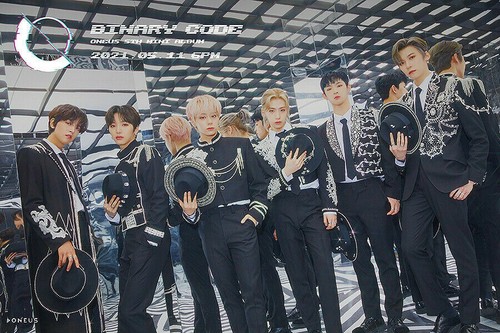 ONEUS BINARY CODE 5th Mini Album ONE CD+Photo Book+Lyric Poster+2 Card SEALED - Foto 2 di 11