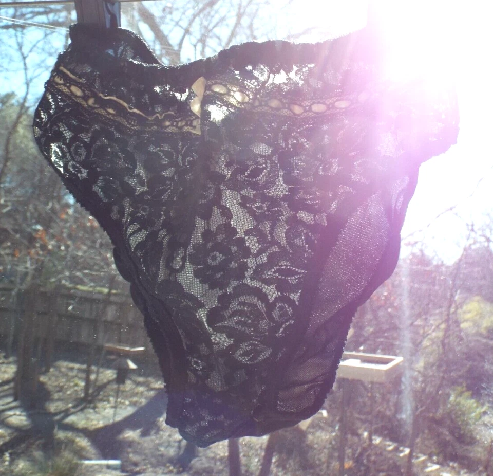 Ropa interior de bikini de encaje de nailon transparente negro vintage TALLA 4 XS lengüeta de almohada cinta rosa Foto 2 de 4