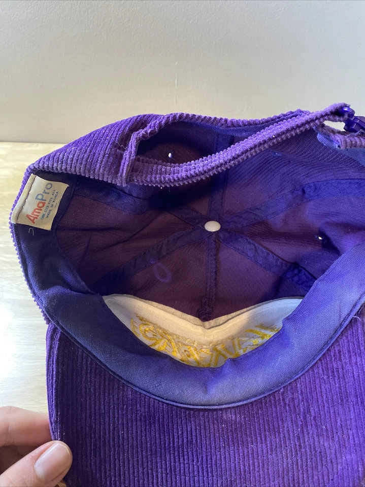 Gorra de pana con cordón de colección Sports Specialties Los Angeles Lakers “LEER” Foto 2 de 4