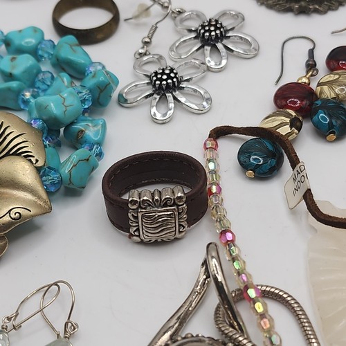 Vintage To Now Jewelry Lot Mixed Materials Wearable Resell Gift Boho Western... - Picture 9 of 18