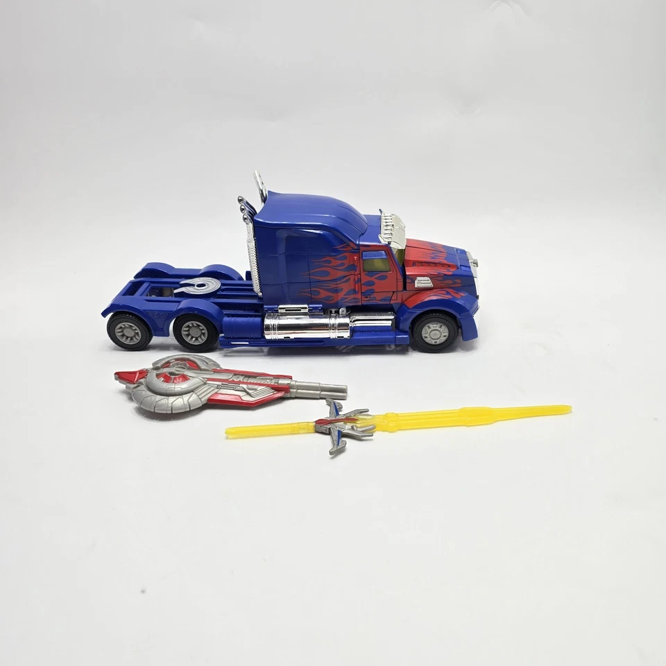 OPTIMUS PRIME Transformers AOE Hasbro CIB Age Of Extinction  - Image 2 of 4