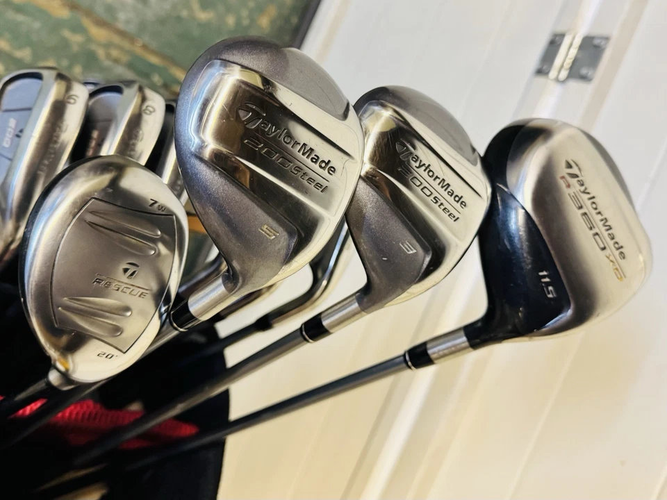 Mens R/H TaylorMade Full Golf clubs set, Irons, Driver, Woods, Putter & Bag - Image 3 of 4