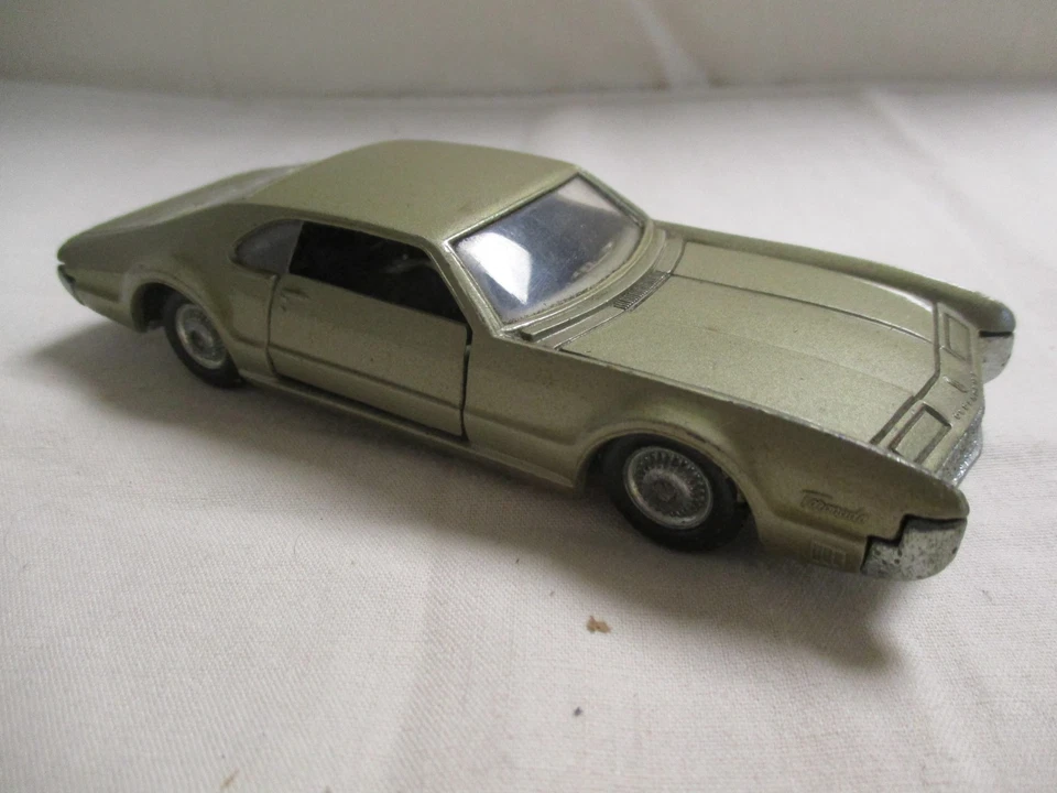 Modellino Politoys n 567 Oldsmobile Toronado scala 1:43 - Immagine 2 di 4