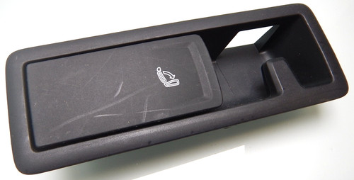 VW GOLF VII / 7 / ENTRIEGELUNG RÜCKSITZ / hinten links / 5G0885671F (BR72)