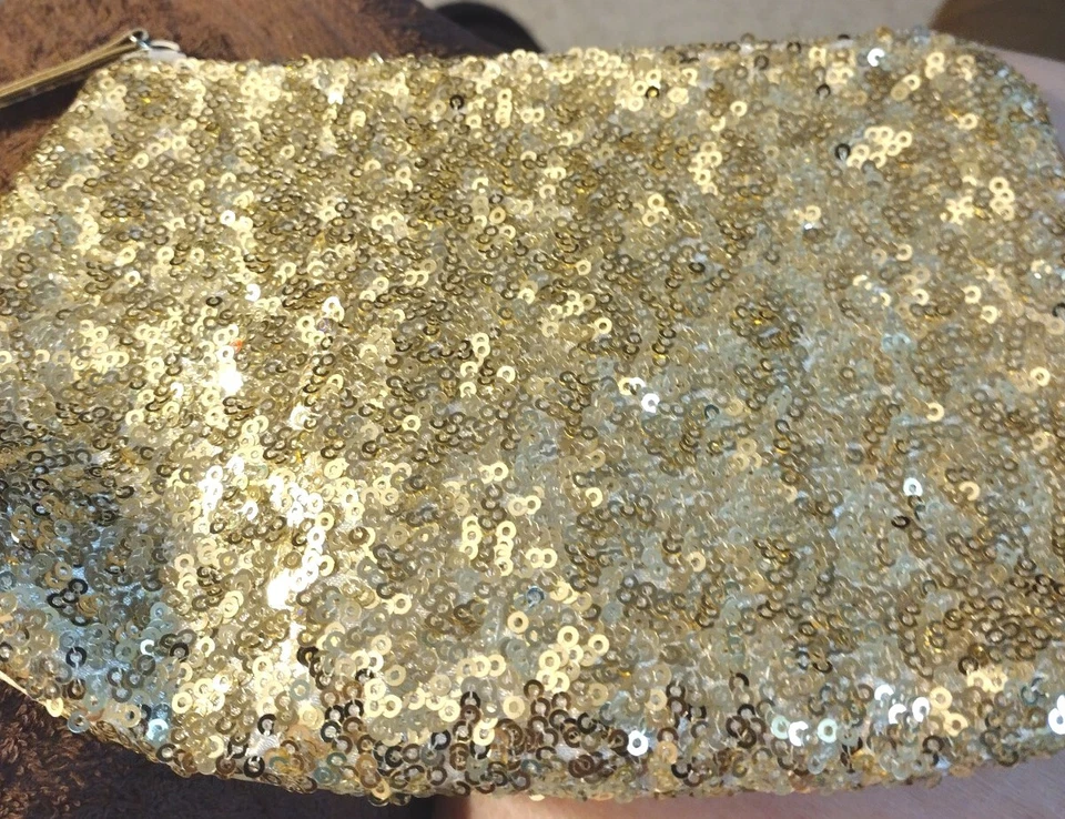 Bolsa de cosméticos Baylis & Harding con lentejuelas doradas Foto 2 de 4