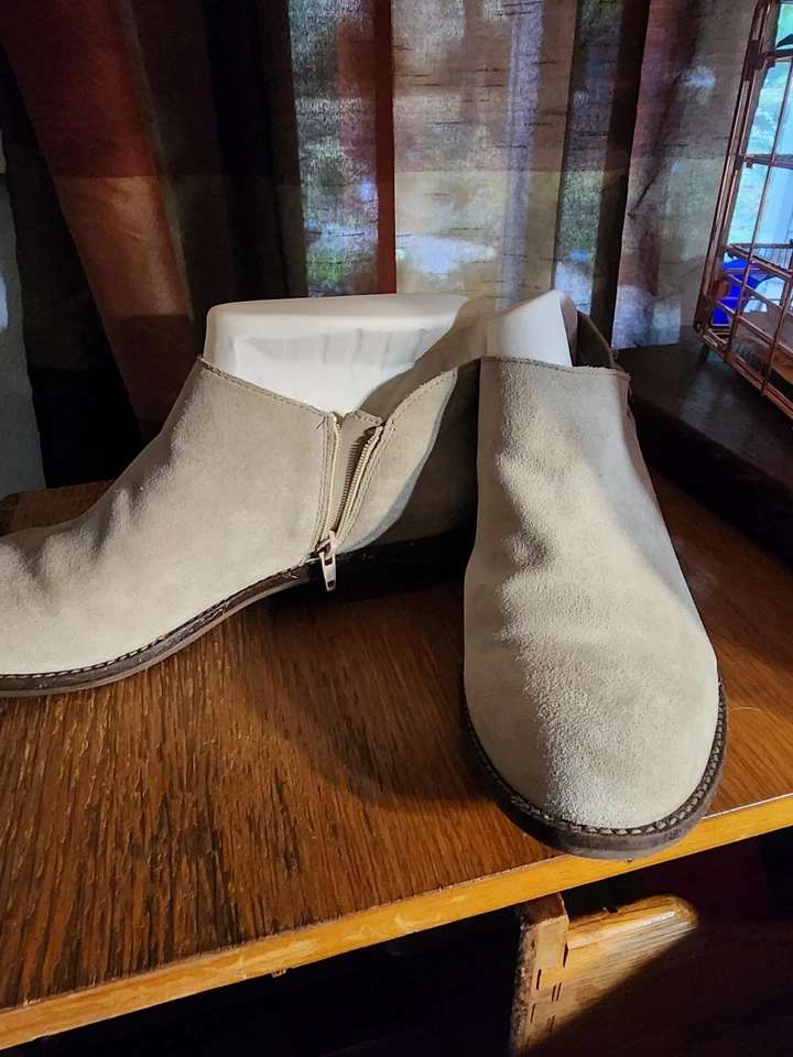 Nuevo Clarks Marca Spye Astro Arena Gamuza Tacón Bajo Botas Botines Para Mujer Talla 12 M Foto 2 de 4