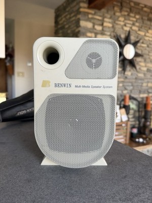 BENWIN BW 3D MULTIMEDIA SPEAKER SYSTEM Speaker - Cream color Benwin logo Rare