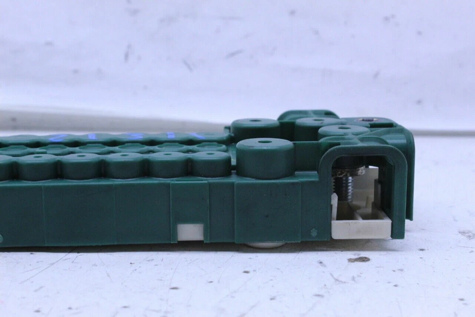 BMW X5 525i 530i E39 2001-2003 maletero caja de relé de fusibles OEM usado Foto 3 de 4