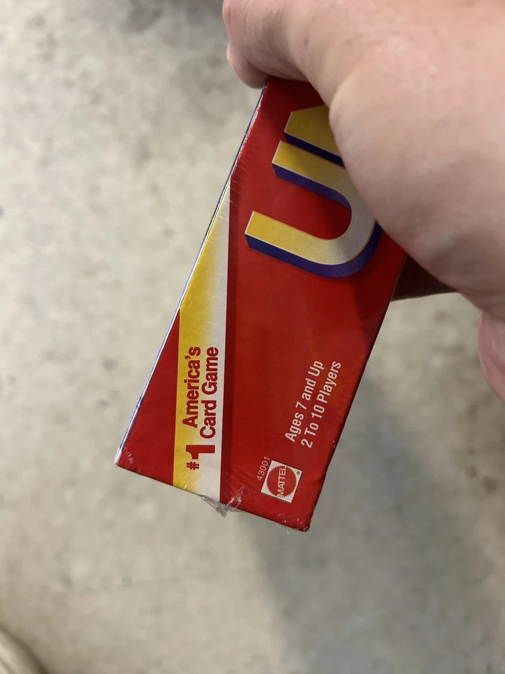 Uno Deluxe Card Game - Image 4 of 4