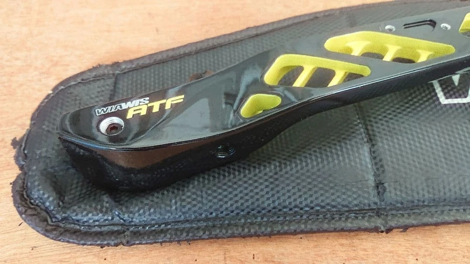 WIN & WIN Right Hande WIAWIS ATF 25inch Black Yellow Archery Handle Recurve Bow - Image 2 of 4