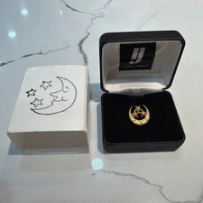 10K Yellow Gold Tri Delta Delta Delta Badge Pin w/ 3 Seed Pearls, 5/8" 2.7 Grams