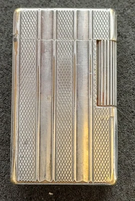 Beau briquet vintage ST DUPONT métal argenté guilloché - Photo 1/4