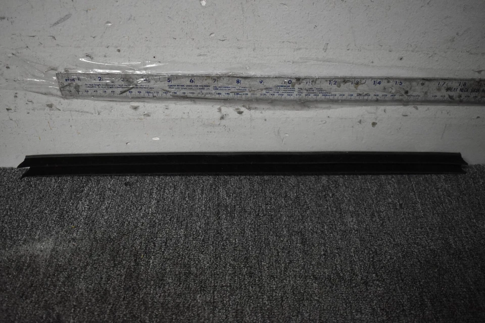BMW 328I WINDOW SEAL FACTORY OEM - Image 4 of 4