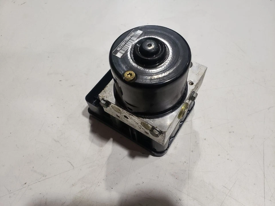 防锁制动系统 ABS - 2004 宝马 330CI E46 LCI Conv - 02-06 原始设备制造商 6759045 — 第 3/4 张图片