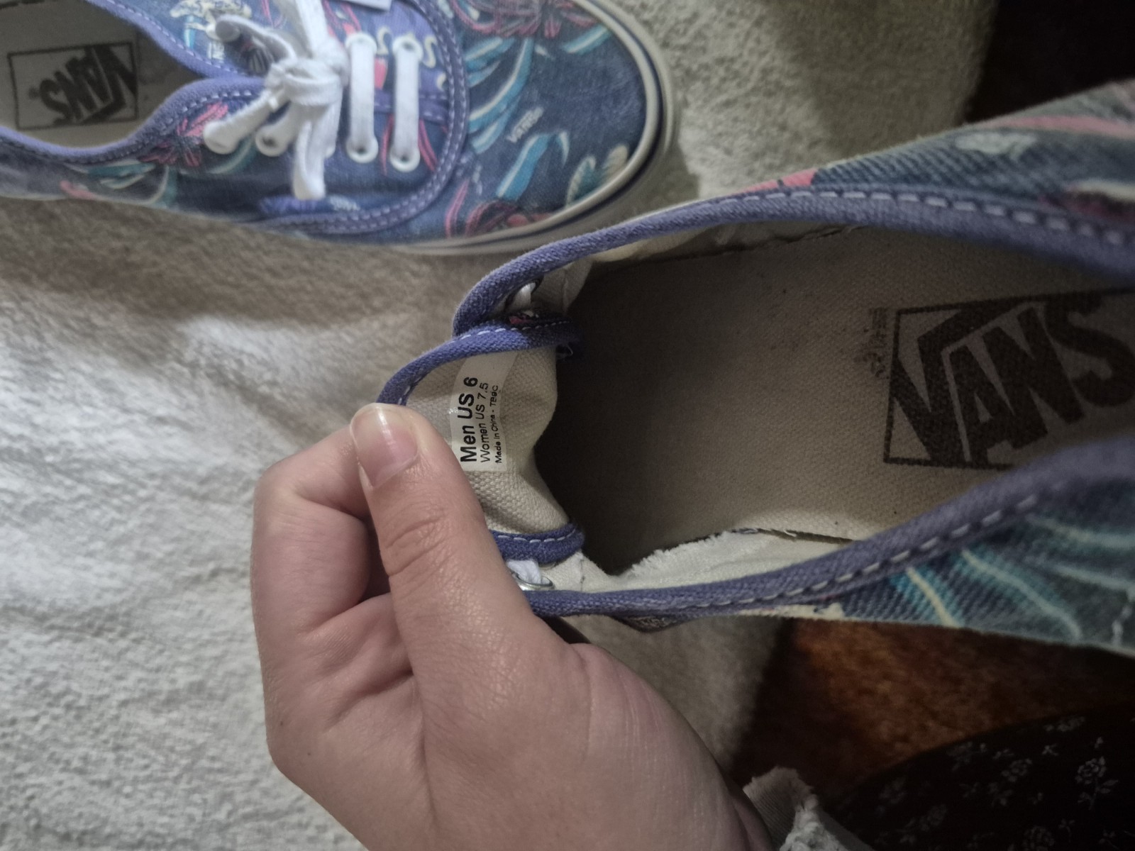 Classic Vans Van Doren Hawaiian Print Parrot Sneakers Unisex image 2