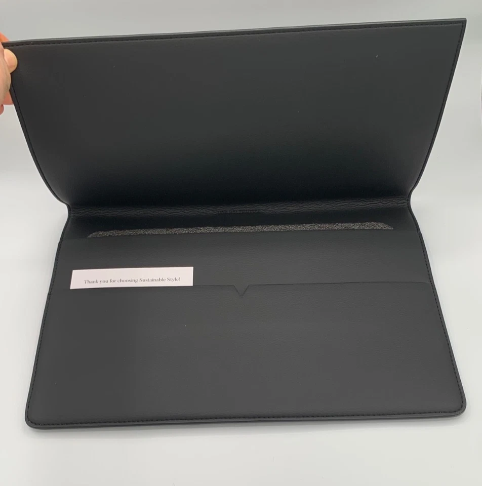 Nueva Von Holzhausen MacBook Portfolio 14 en cubierta de cuero vegano negra Foto 2 de 4