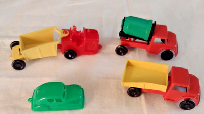1950's WANNATOYS TRACTOR DRIVER WAGON MIXER DUMP TRUCK PYRO CAR WITH HITCH