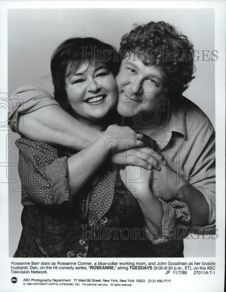 1989 Press Photo Roseanne Barr and John Goodman on 