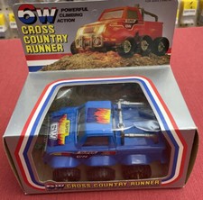 Cool Vintage Toy Battery Operated FTM Co. 6W Cross Country Runner 5" long VT736