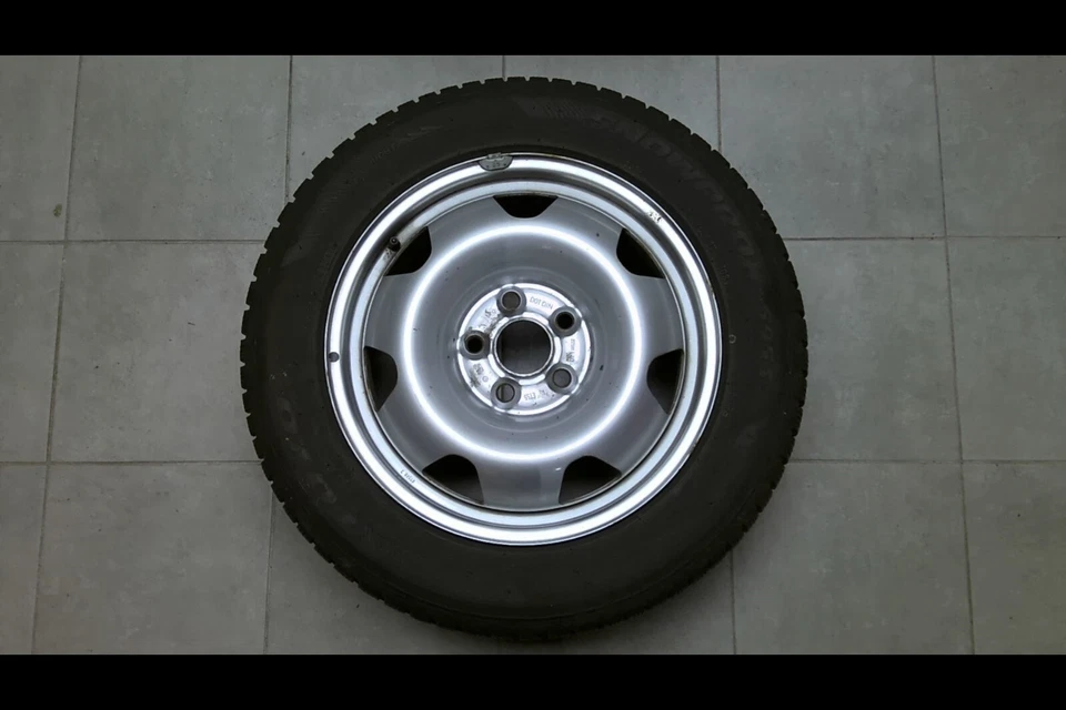 VW Bus | Multivan T5 T6 T6.1 - Winterräder - 235/55/R17 103V - 7E0601027B - Bild 3 von 4