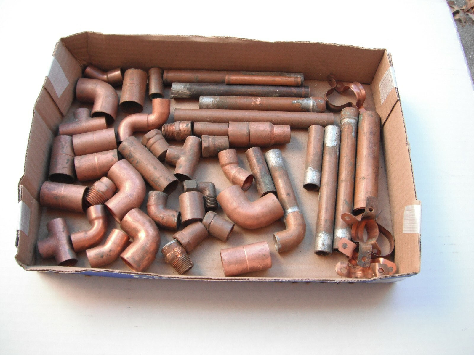 Lot of copper plumbing fittings-36 pieces..most never used--old dr,,approx 4 lb