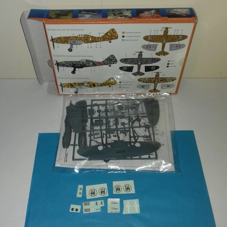 REGGIANE 2005 SAGITTARIO RS MODELS 1/72 KIT 92106 CON DECAL REGIA AERONAUTICA - Immagine 2 di 3