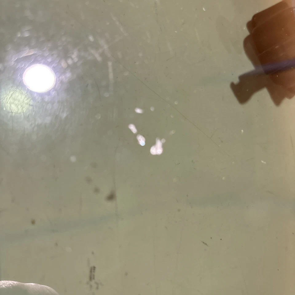 1988-1998 Chevrolet C1500 (GMC) LH quarter glass vent window (driver-side) OEM - Image 4 of 4