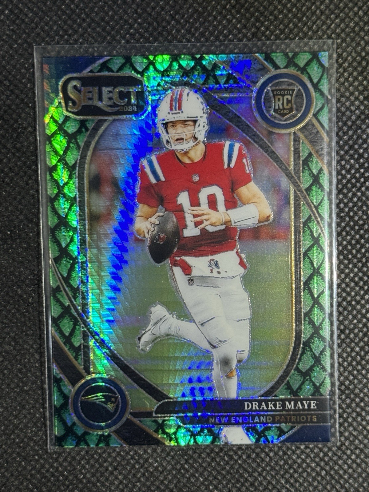 2024 Panini Select - Club Level Drake Maye #218 Dragon Scale Prizm /81 (RC)