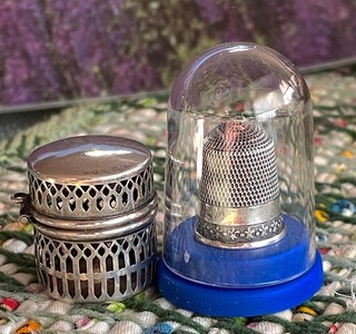 ANTIQUE STERLING SILVER THIMBLE CASE WEBSTER THIMBLE SIMON BROTHERS DISPLAY