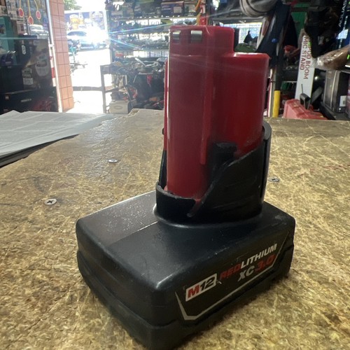 Milwaukee 48-11-2402 12V Lithium-Ion Battery XC 3.0