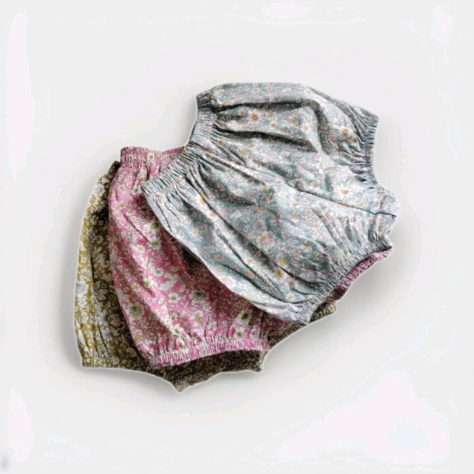 Floral baby bloomers shorts Handmade newborn toddler gift summer nappy cover — 第 2/4 张图片