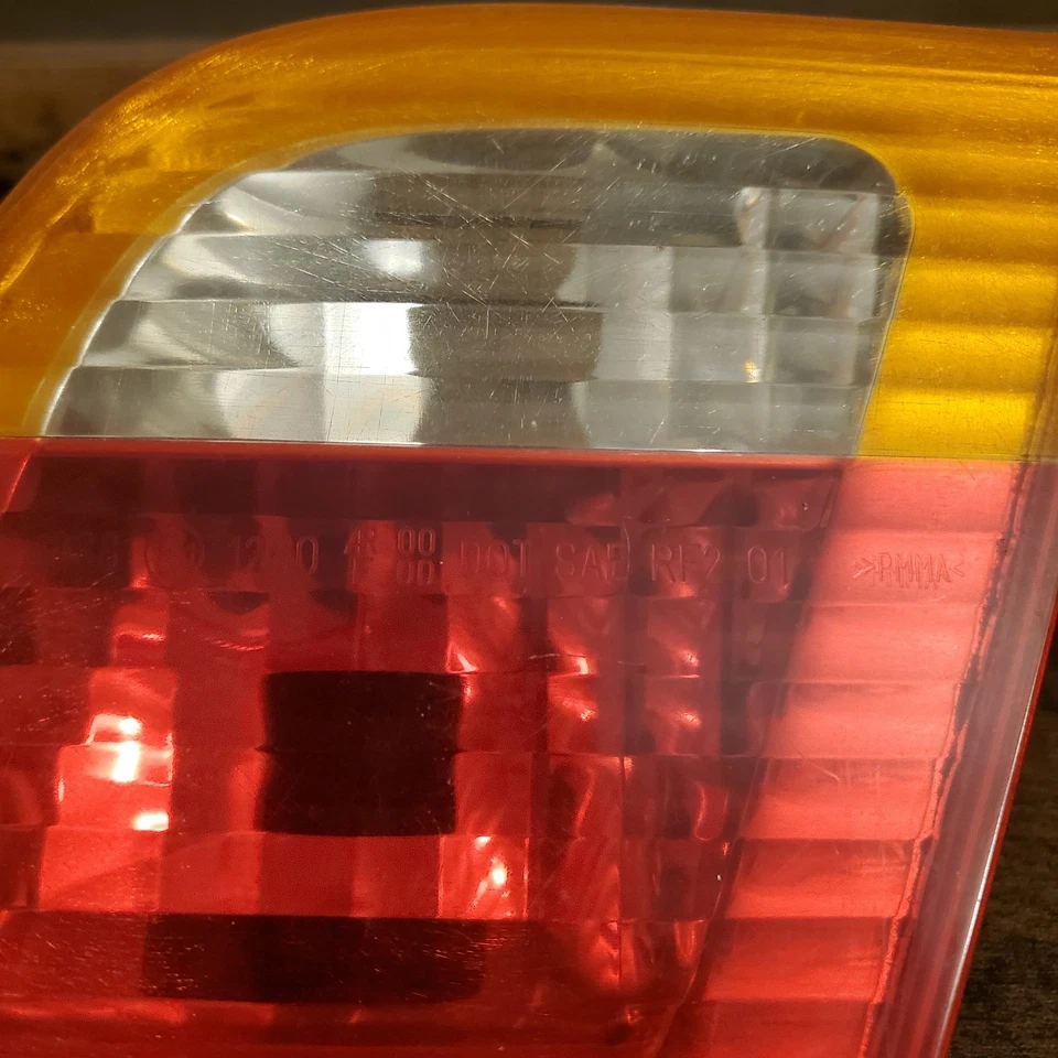 BMW 330XI 2001-2005 - Luz trasera izquierda / lámpara (interior) 6907946 Foto 2 de 4