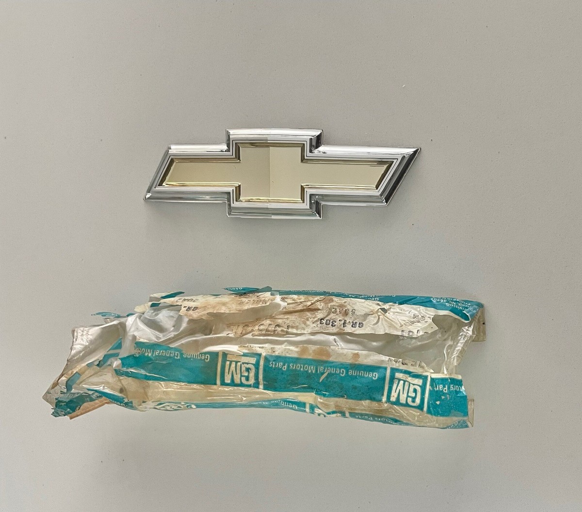Garnitures/emblèmes De Coins De Cabine Pour GMC/Chevrolet 1981-1987 - Inox/aluminium - Occasion En Bon état