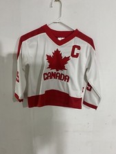 Vintage Rundle Wear Canada Captain hockey jersey 8 Months/Small Maple Leaf