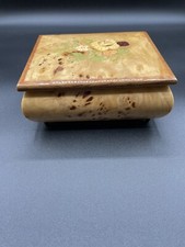 Burl Wood Floral Inlay Music Box y Capra Industries Made In USA