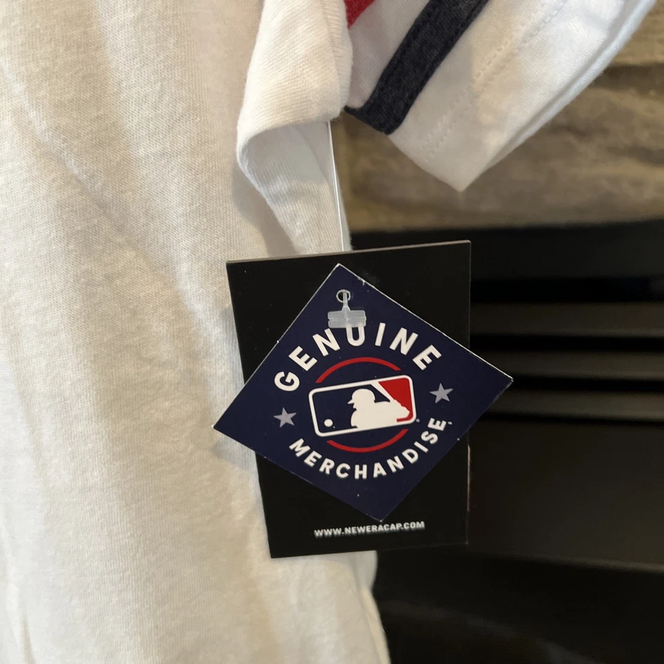 New Era Genuine Merchandise St. Louis Cardinals T-Shirt Women's V-Neck L Nwt - Image 3 of 4