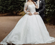 Brautkleid Ballkleid aus Spitze & Tüll mit P...