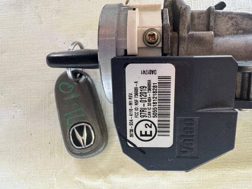 2005 Acura TL Ignition Switch with Key - Image 2 of 3