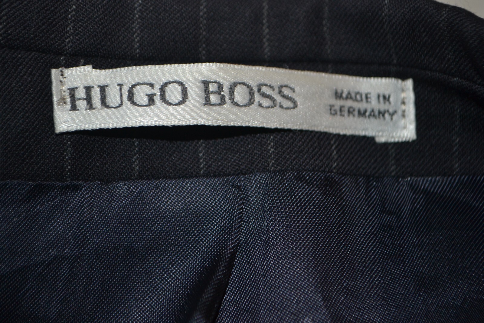Hugo Boss Men Super 100s Black Pinstripe 3 Front Button Suit Sz 42L Wst 36x32 thumbnail 13