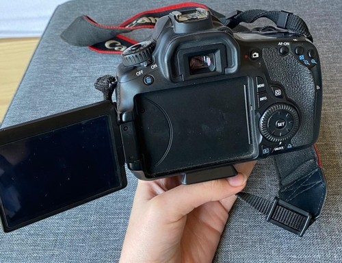Canon EOS 60D - Spiegelreflexkamera mit EF-S 18-135mm IS Objektiv - Bild 5 von 5