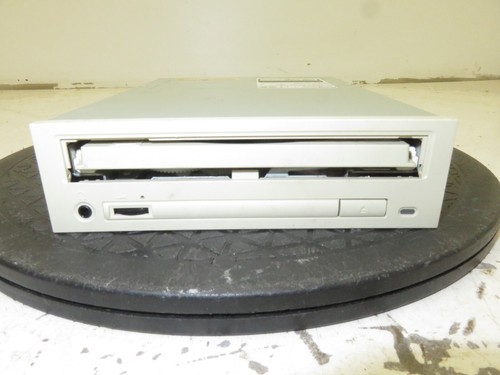 Lot of 4 Beige IDE CD-Rom Drives - Mitsumi, Teac, Pioneer - Parts/Repair