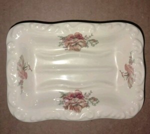 ATHENA USA CERAMIC COTTAGE WHITE PINK FLORAL ROSES SOAP DISH 6.5” x 4.5”