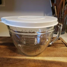 Vintage Anchor Hocking 8 Cup, 2 QT Measuring Cup/Batter Bowl Clear Glass w Lid