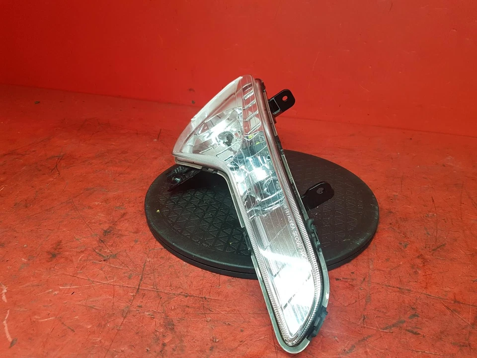 FARO ANTINIEBLA DELANTERO DERECHO KIA SPORTAGE 2011 5 PUERTAS FAMILIAR Foto 2 de 4